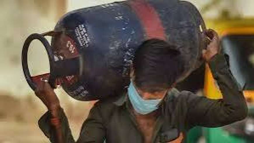 Commercial LPG Cylinder Price: ವಾಣಿಜ್ಯ ಬಳಕೆಯ ಎಲ್ಪಿಜಿ ಸಿಲಿಂಡರ್ ಬೆಲೆ 51.50 ರೂ. ಇಳಿಕೆ