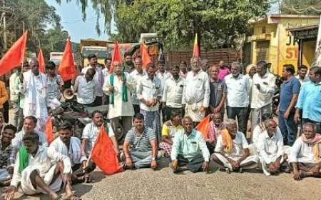 ಕೇಂದ್ರ, ರಾಜ್ಯ ಸರ್ಕಾರ ವಿರುದ್ಧ ರೈತರ ಗುಡುಗು: ಖರೀದಿ ಕೇಂದ್ರ ತೆರೆಯಲು ಒತ್ತಾಯ